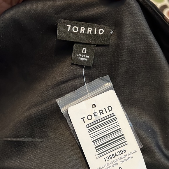 Torrid Floral Skull Sweetheart Peplum Blouse - Picture 6 of 6